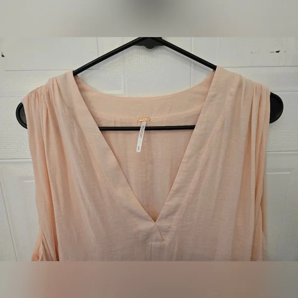 Free People Medium Soft Peach Sleeveless Top - Picture 2 of 7